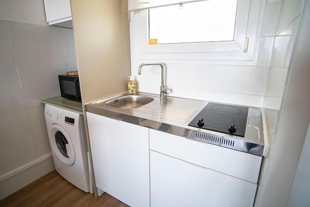 Superb T4 Souplex In Giens Apartment